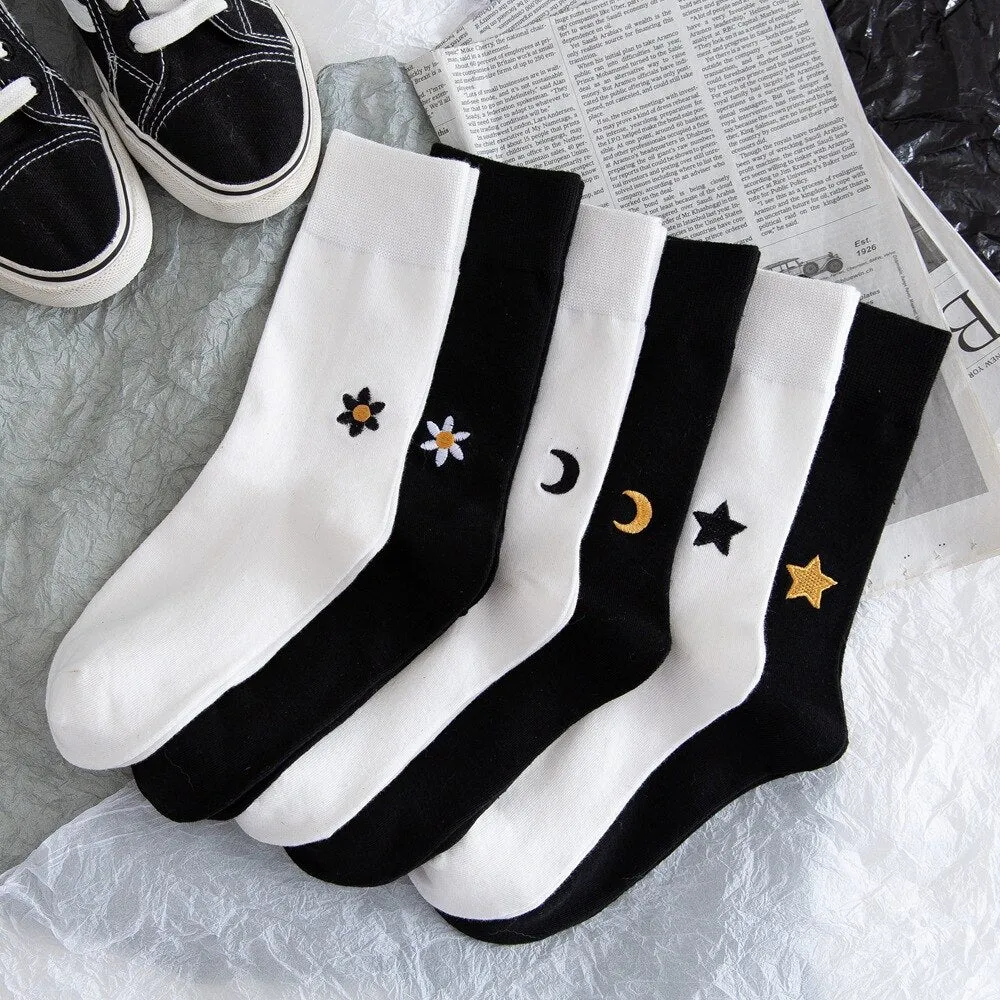 Casual Socks With Embroidery
