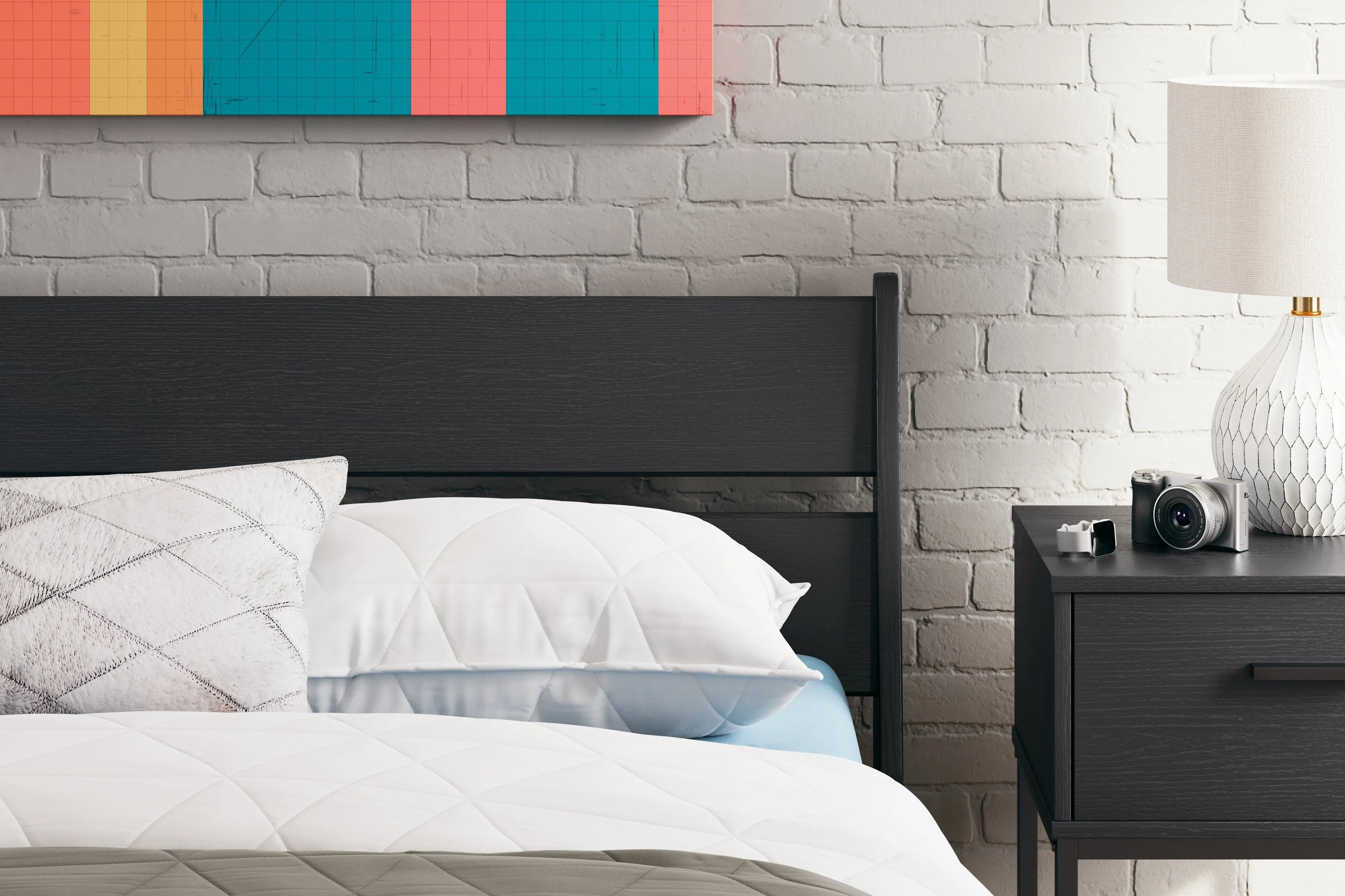 Socalle Full Platform Bed with Dresser in Black