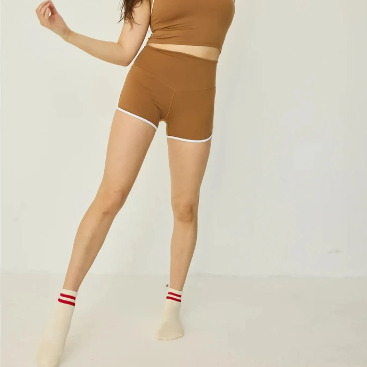 The Boyfriend Grip Crew Socks - Off White and Red